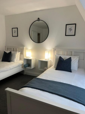 The Nook - Town Centre Apartment